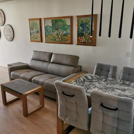 Dom Loron Apartment
