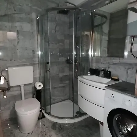 Dom Loron Apartment