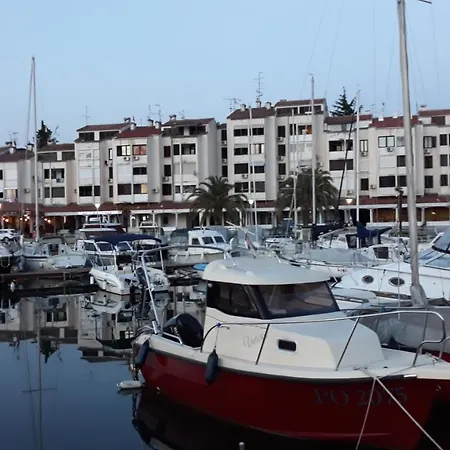 Dom Loron Apartment *